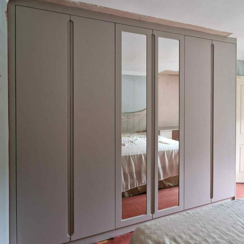 handleless wardrobes